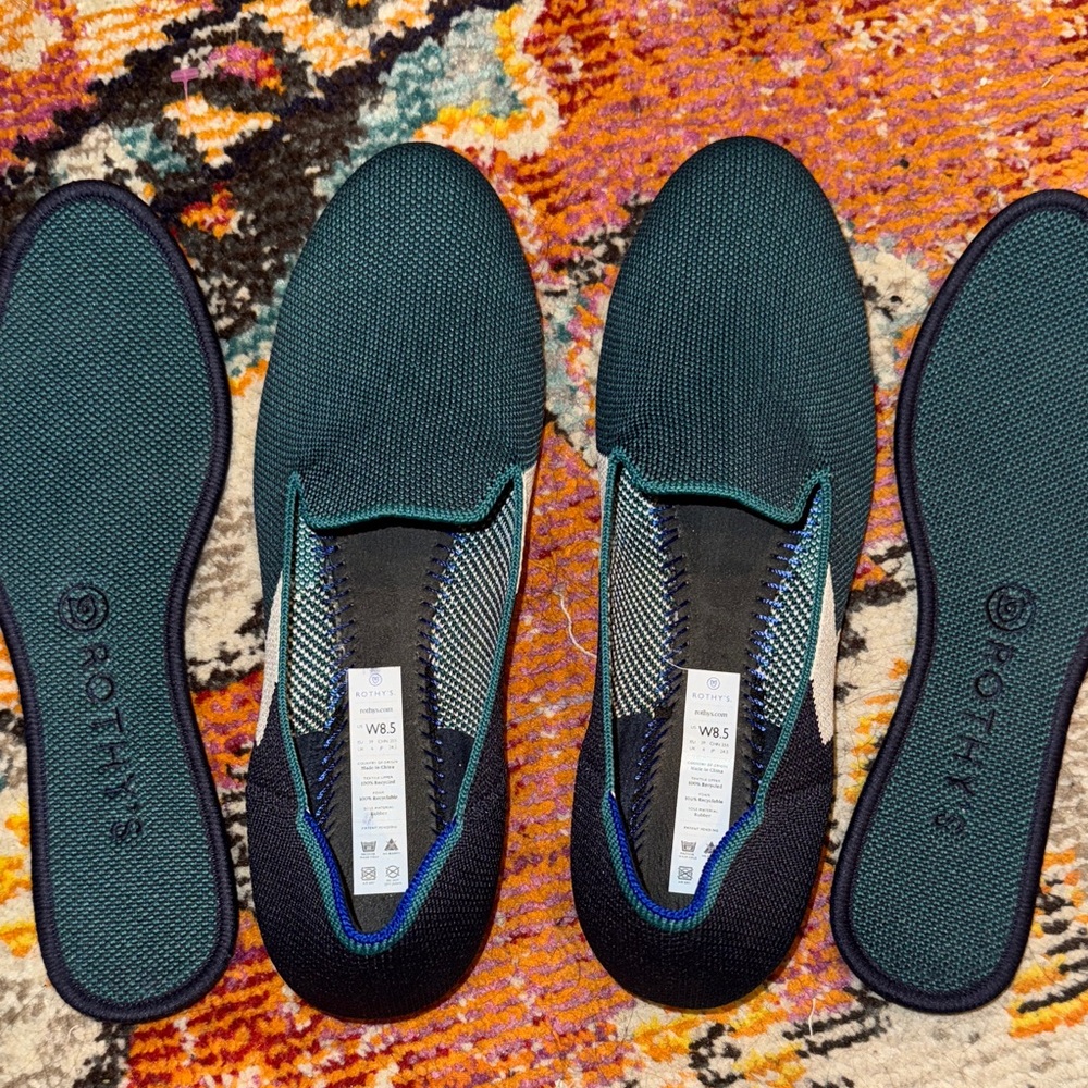 Rothy’s in spruce rare retired style size 8.5 - Picture 5 of 7